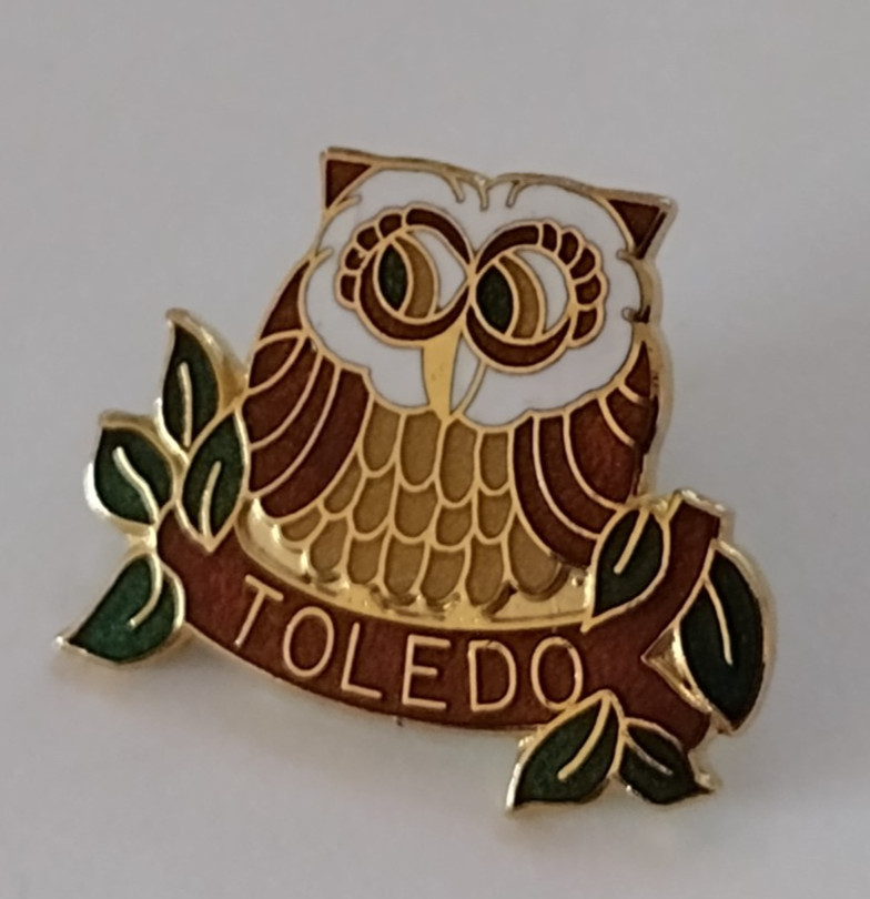 TOLEDO Owl Lapel Pin