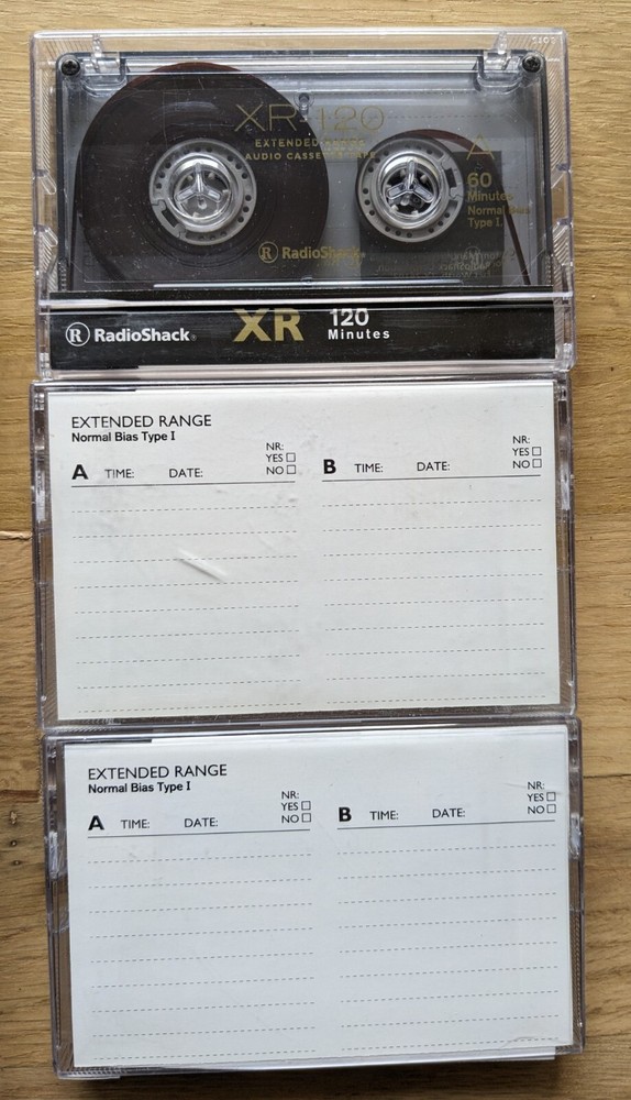 RadioShack CTR-121 Desktop Cassette Recorder With 3 Cassettes - Read Description