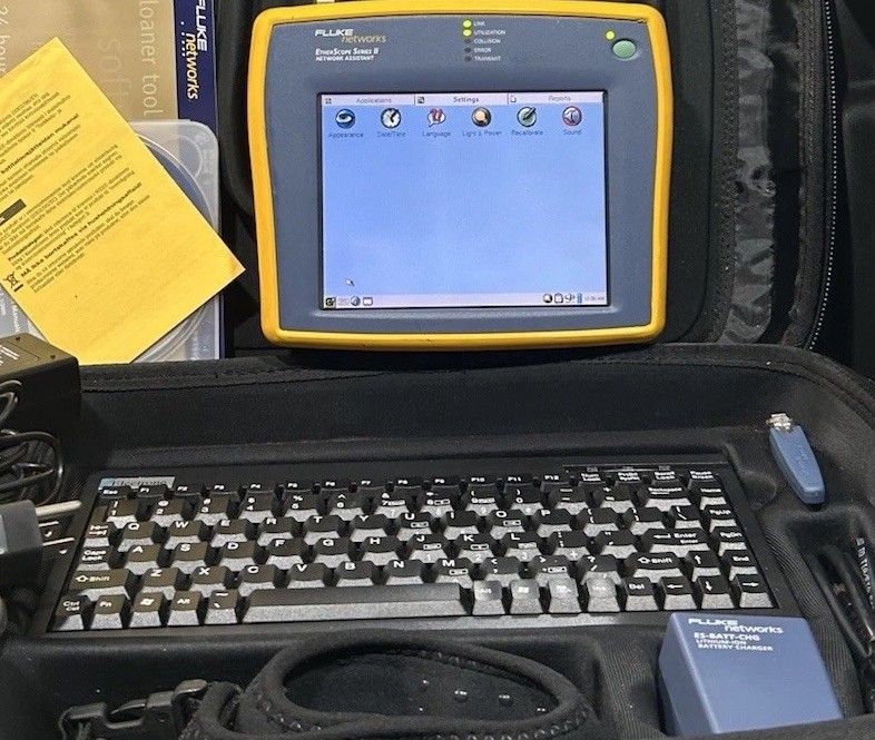 Fluke EtherScope Series II , Network Assistant ES2-PRO-I W/Case,charge&keyboard