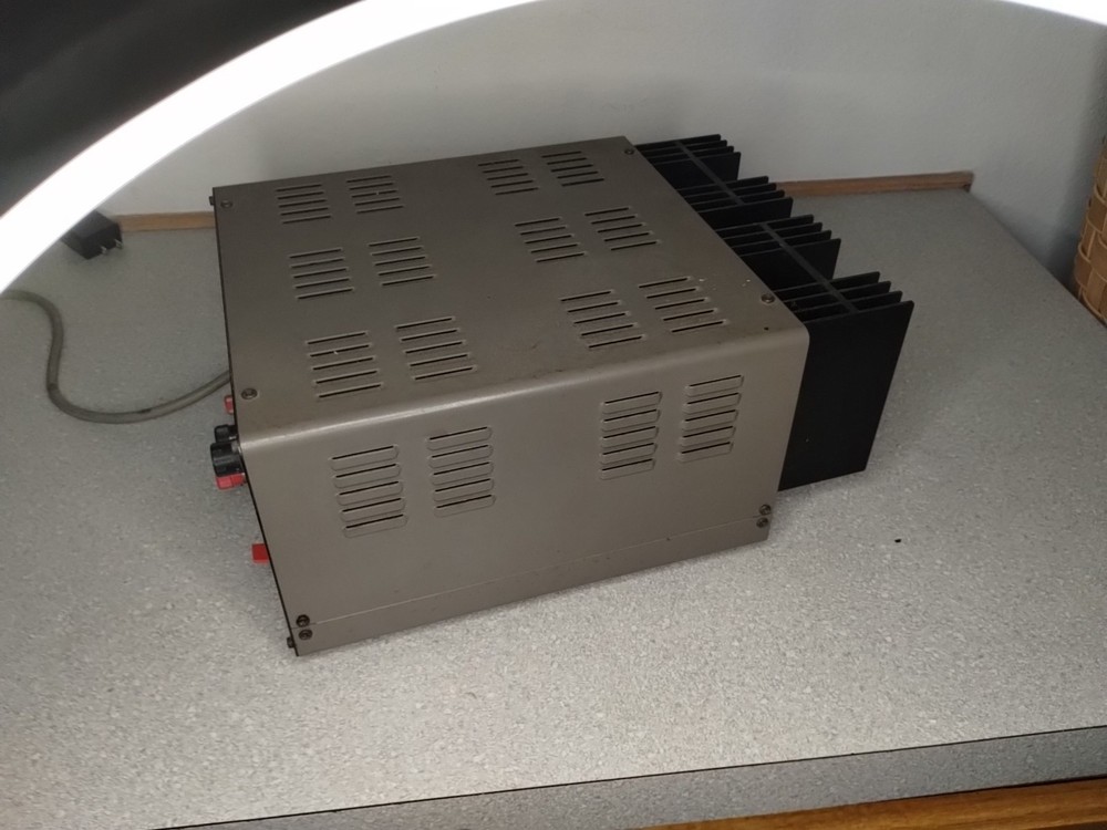 Alinco EP-2010 IC REGULATED DC POWER SUPPLY Tested Working