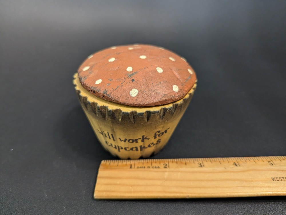 Wooden cupcake decoration - will work for cupcakes