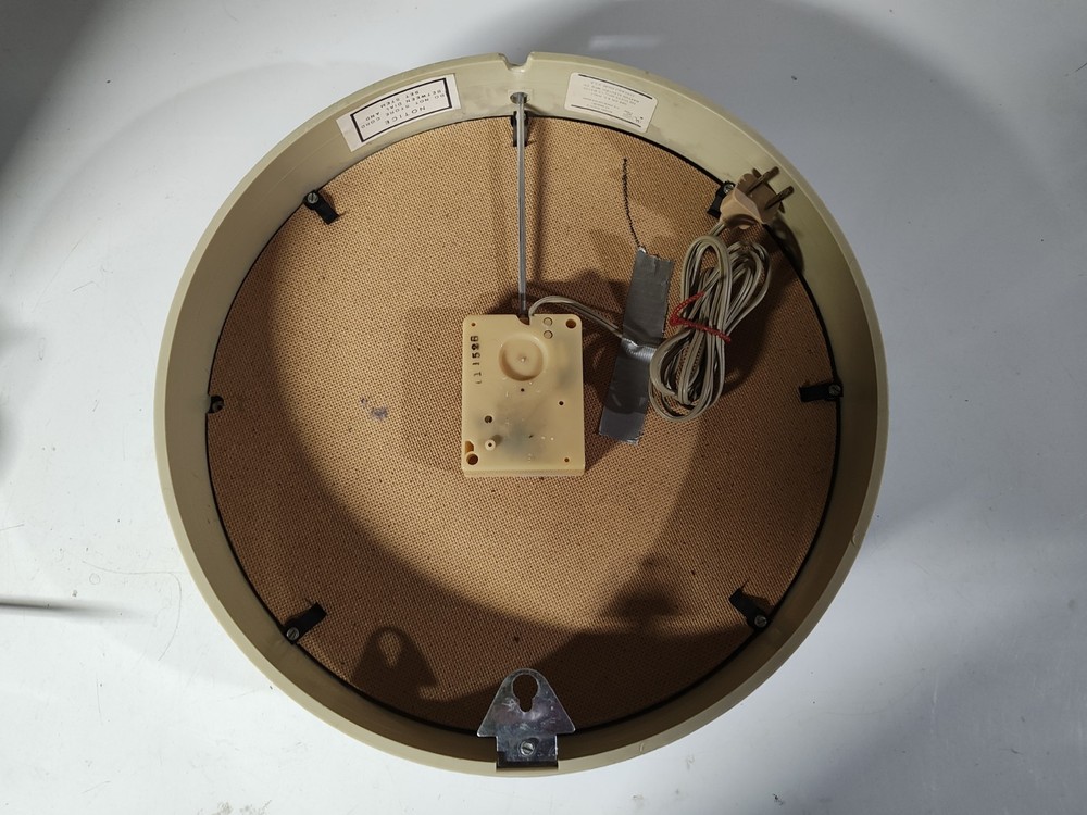 Vintage DAYTON 5H351B Clock w/Glass Front - TESTED/WORKING