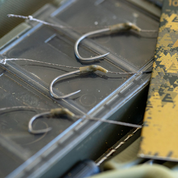 Evolve Tackle Kickers Hook Aligner For Aggressive Hooking Carp Fishing Rigs