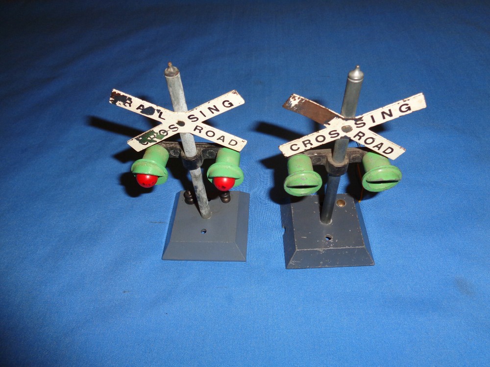 2 American Flyer #760 Automatic Highway Flasher's. Working