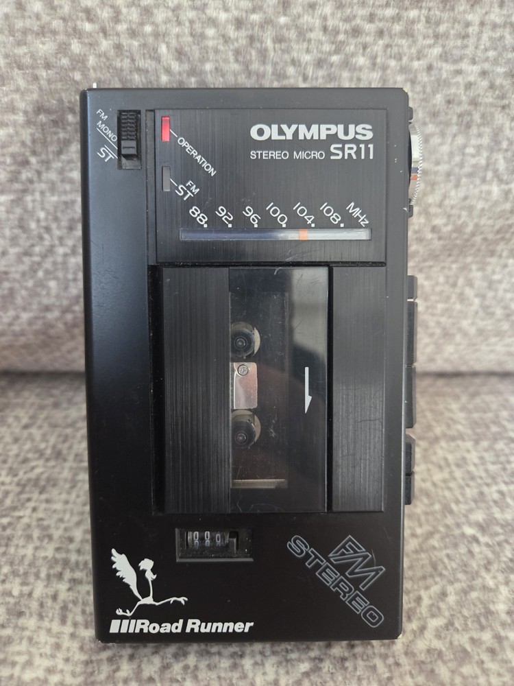 Olympus SR-11 Stereo Microcassette Recorder Powers On *READ