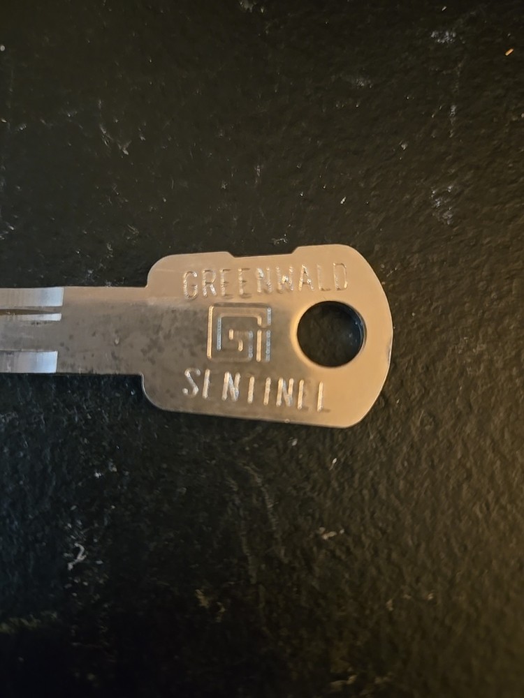 GREENWALD SENTINEL KEY CODED G3748 (3D5)