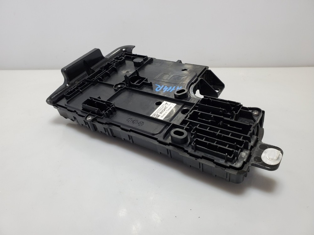 ✅ 20-22 OEM Tesla Model Y Right Passenger Side Voltage Body Control Module Unit