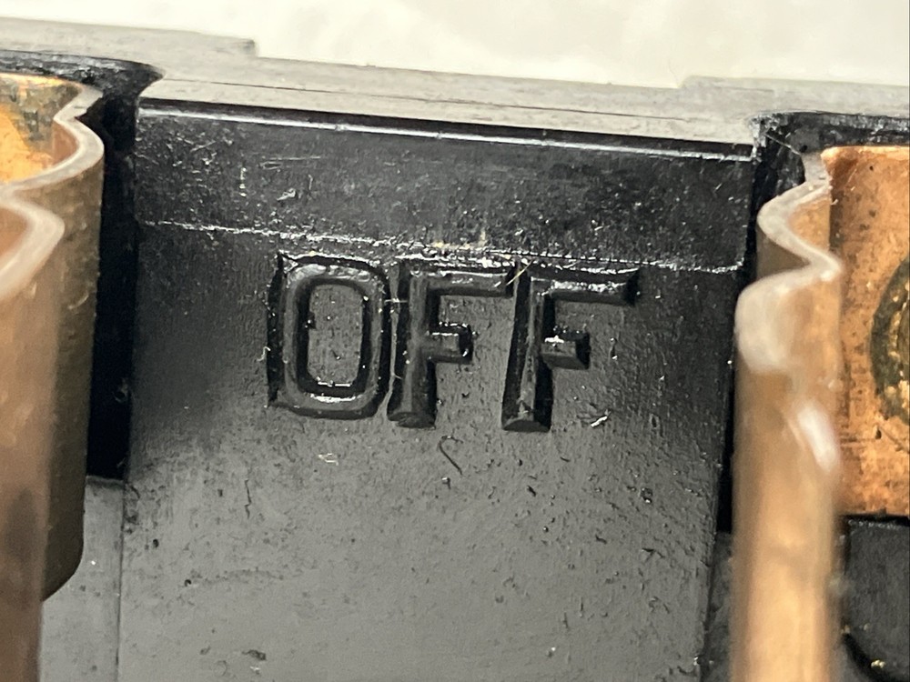 SQUARE D 60 AMP M122203-1 FUSE PANEL PULLOUT "On &On" face "OFF" inside (no pin)