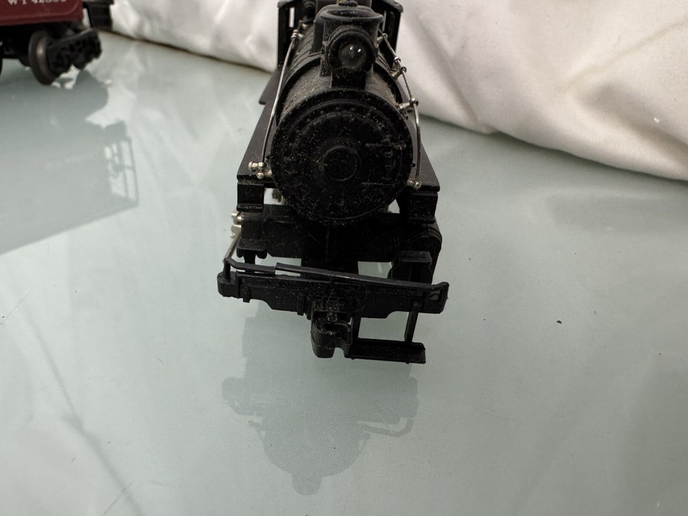 AT & SF Ho Train Engine UNTESTED