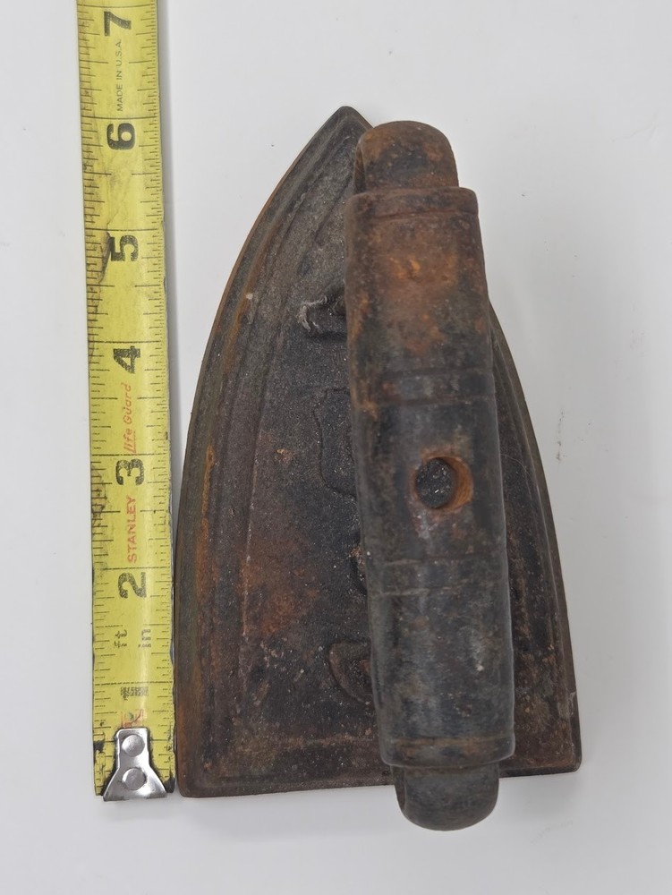 Antique Cast Iron Sad Iron Number 8 Flat Base Handle Primitive Laundry Tool