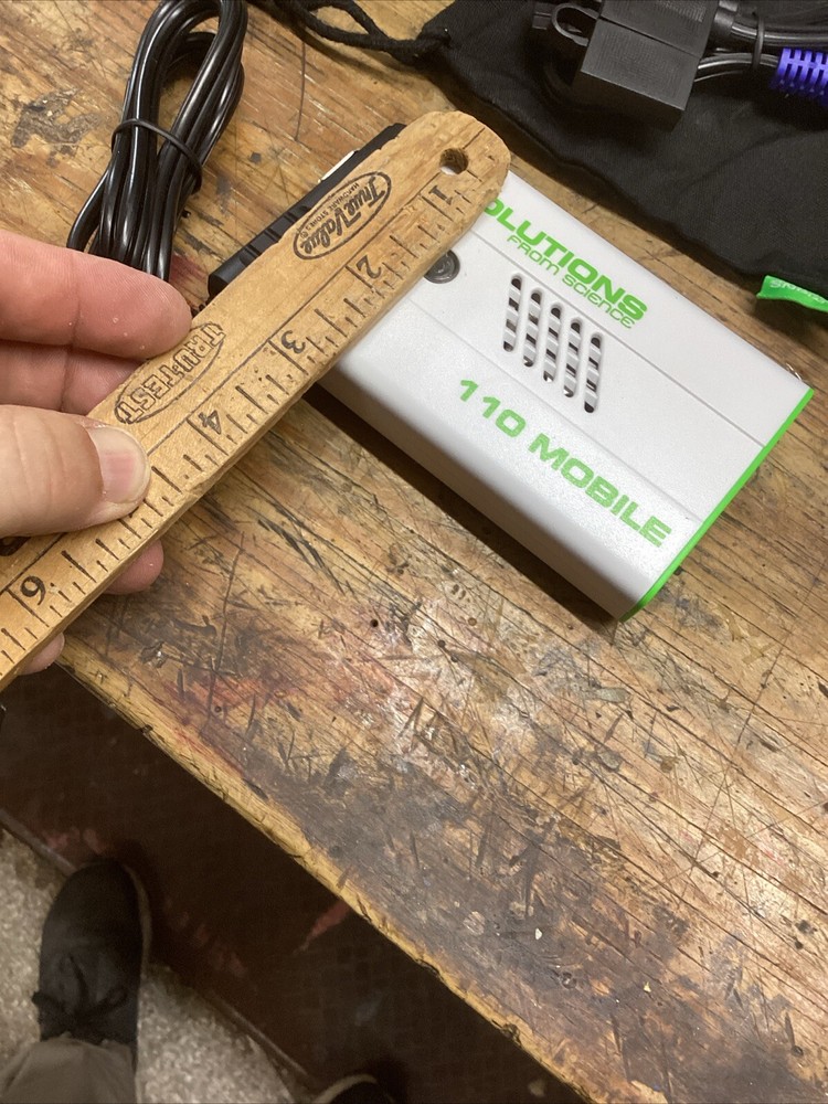 Solutions From Science 110 Mobile Inverter Model MIS-016 Input 12Vdc 25A Max