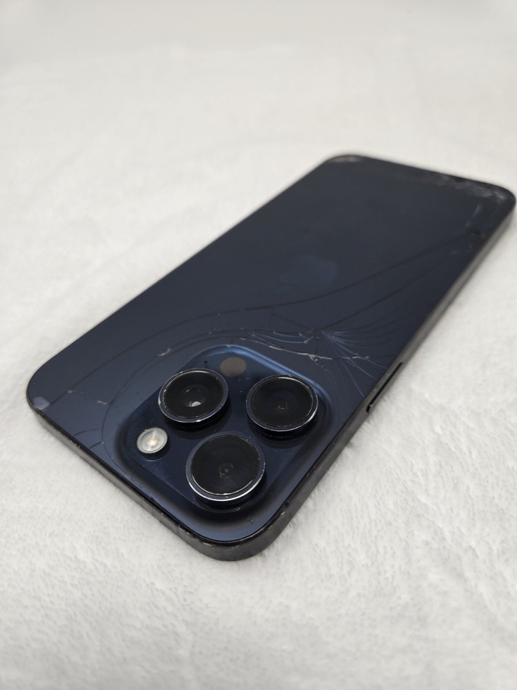 iPhone 15 Pro Max 1TB - Unlocked - Cracked Lcd/ Back - READ