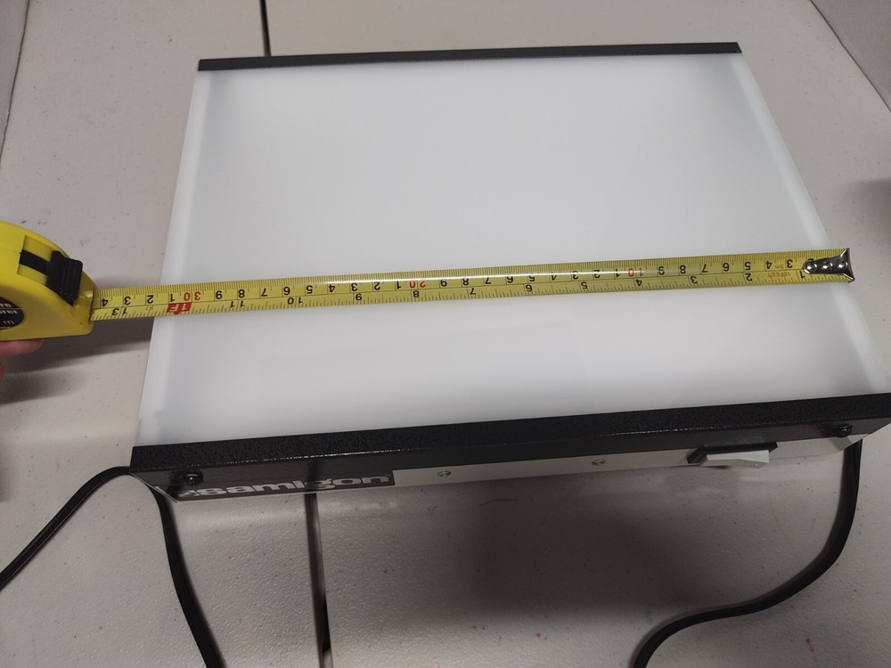 SAMIGON LIGHTBOX 12” X 10-1/2” X 2-1/4" W