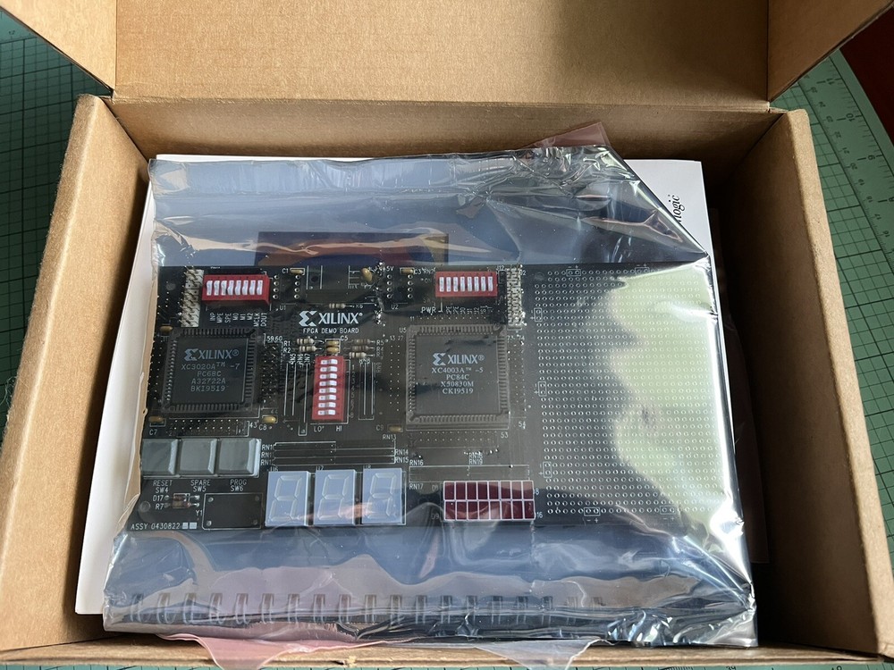 AMD xilinx university program UW-XCHCBL-PC1