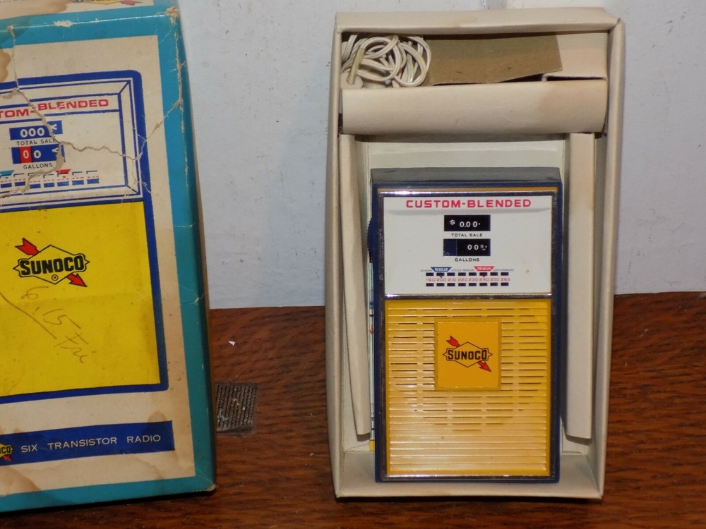 Vintage Sunoco Six Transistor Radio in Box