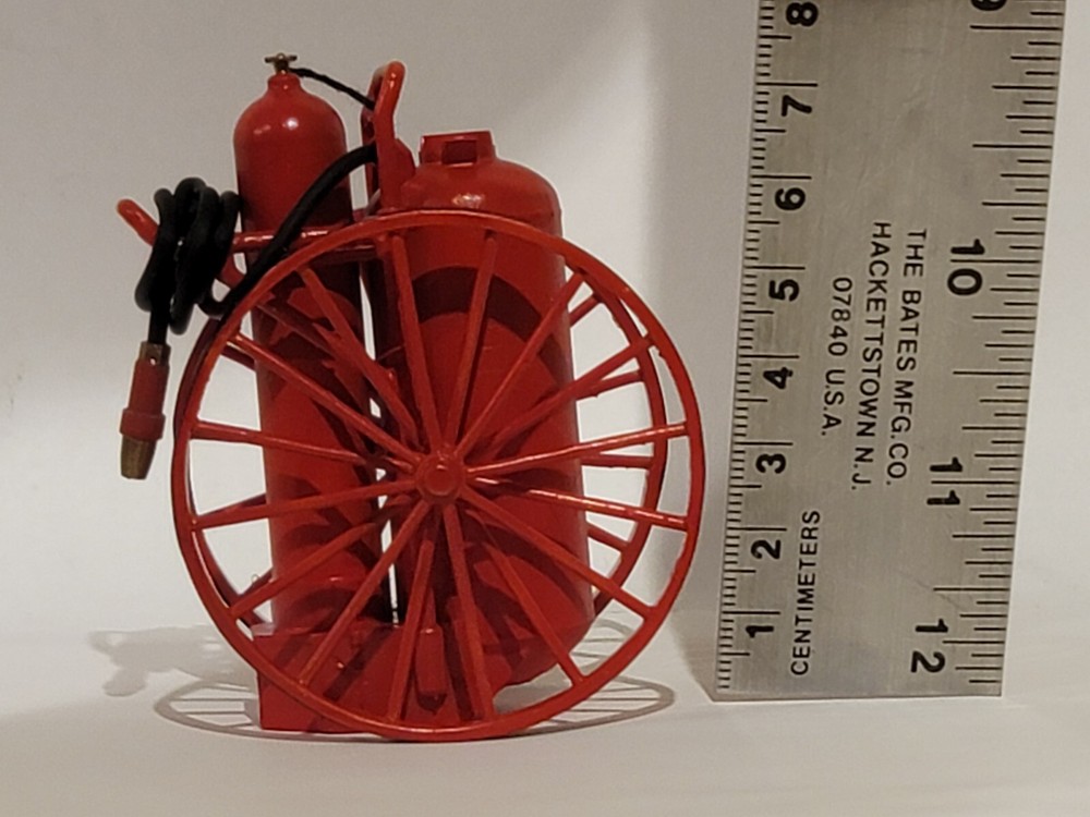 G Scale Fire Extinguisher - 1:24 Scale Dolley Fire Extinguisher
