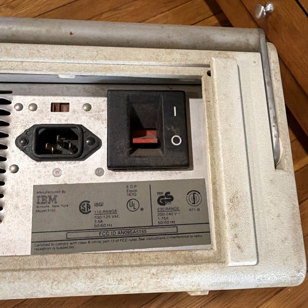 Vintage IBM 5155 PC Convertible Portable Computer NO CORDS UNTESTED(READ!)