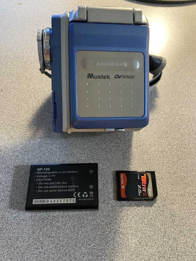 DV5500 MUSTEK Video Camera MPEG4 Digicam No Cords Untested