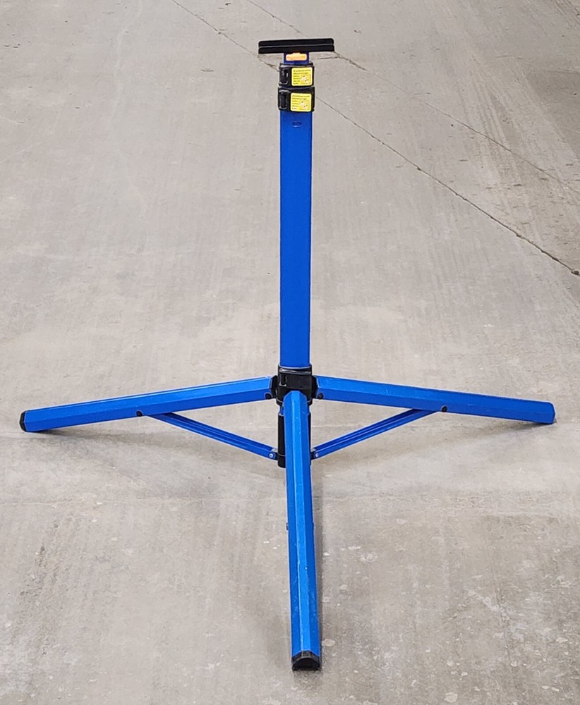6FT LIGHT-DUTY TELESCOPING TRIPOD 48" BASE DIAMETER ADJUSTABLE HEIGHT