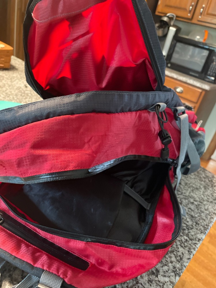 AOTU Explore 40L hydration ready backpack - Red - with raincover