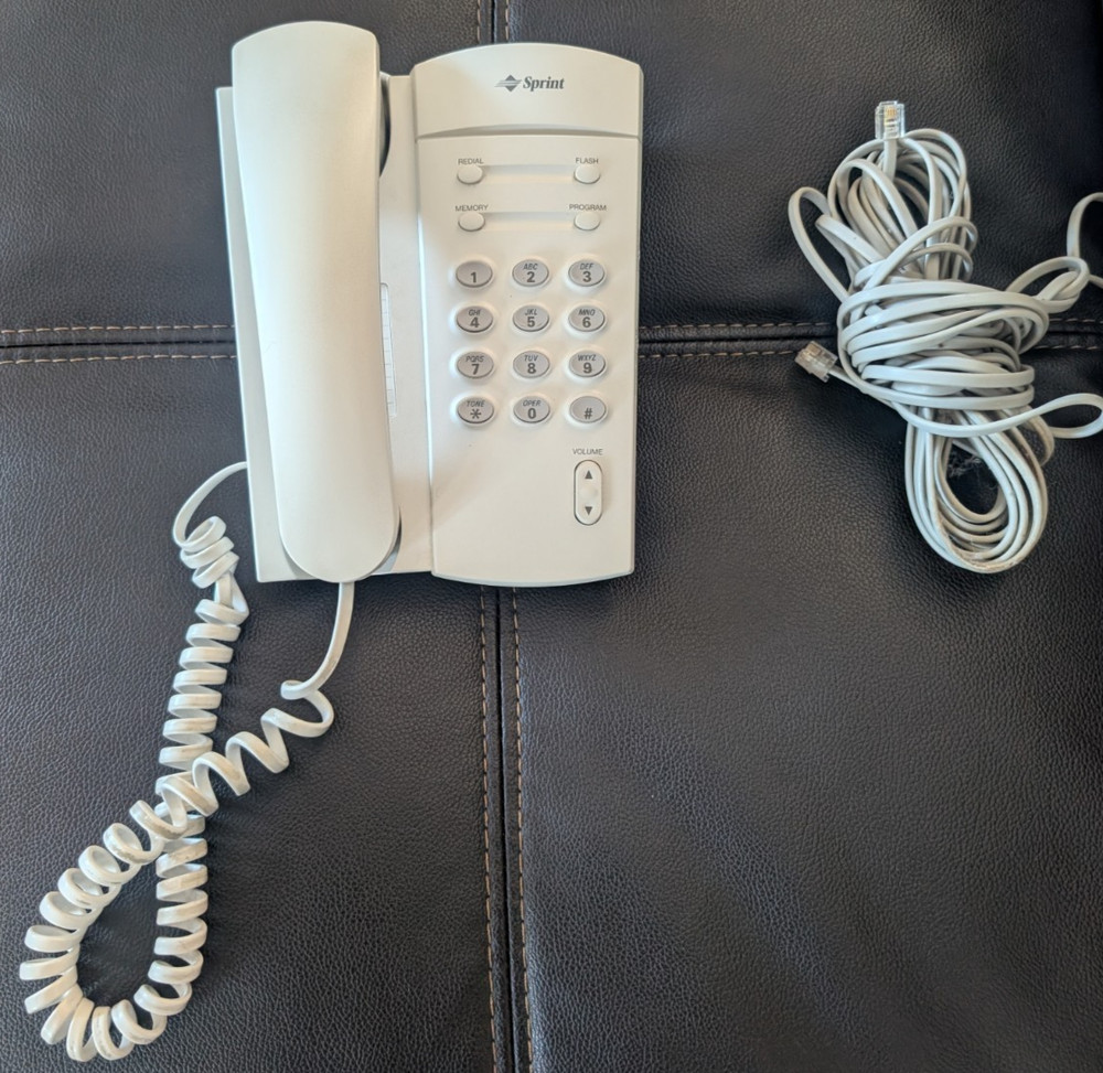Radio Shack Corded Phone 43-5201, Dessktop Wall Mount, Speed Dial Memory