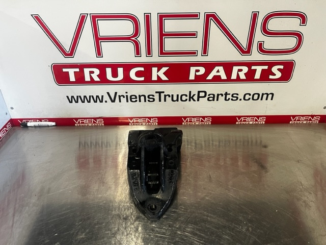 PETERBILT CAB MOUNT BRACKETS MISC 105470