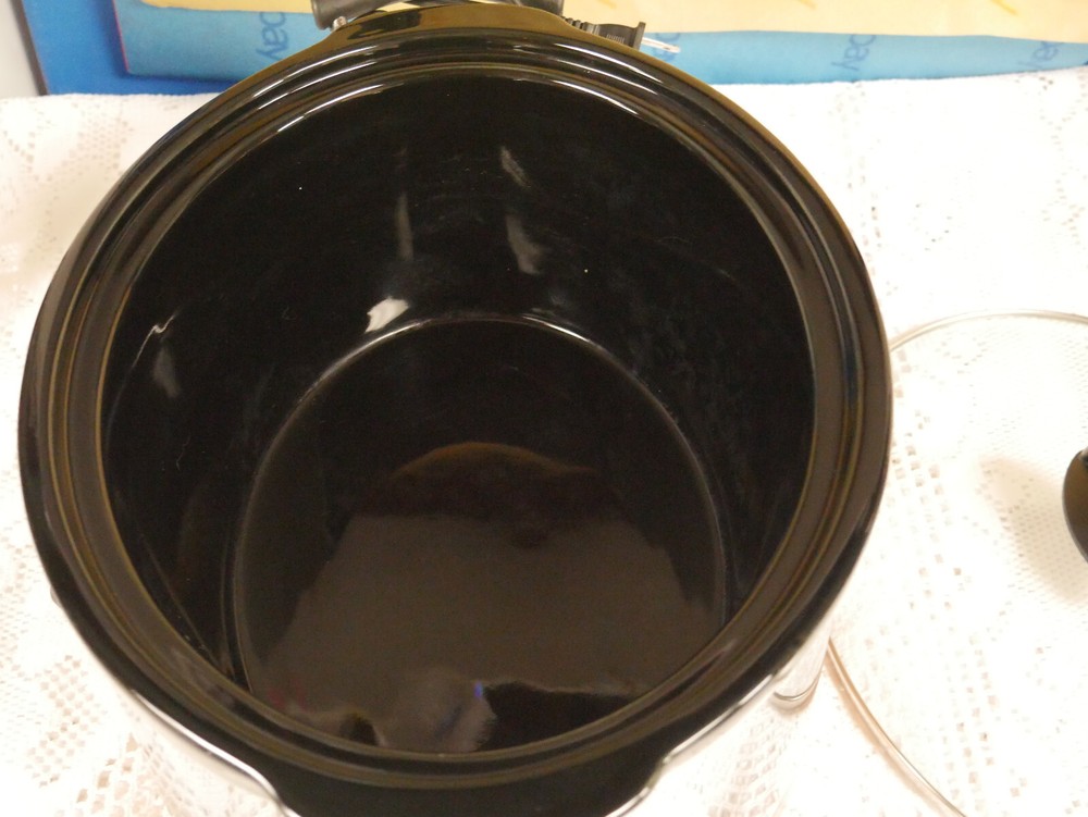 HTF EUC 5.5 QT. HAMILTON BEACH CROCKPOT MODEL 33064 MINT CONDITION VERY CLEAN.