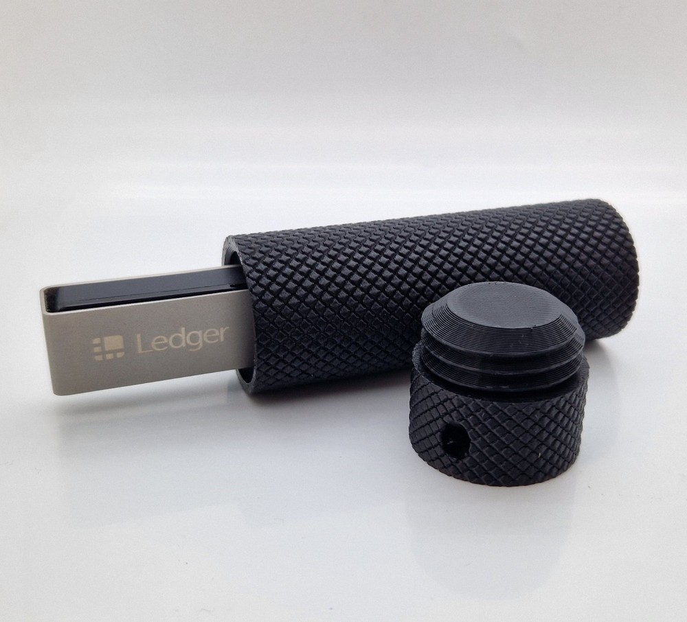 Ledger Nano X Protective Case - Ideal For USB Sticks - Grip, Screw-Cap, Keychain