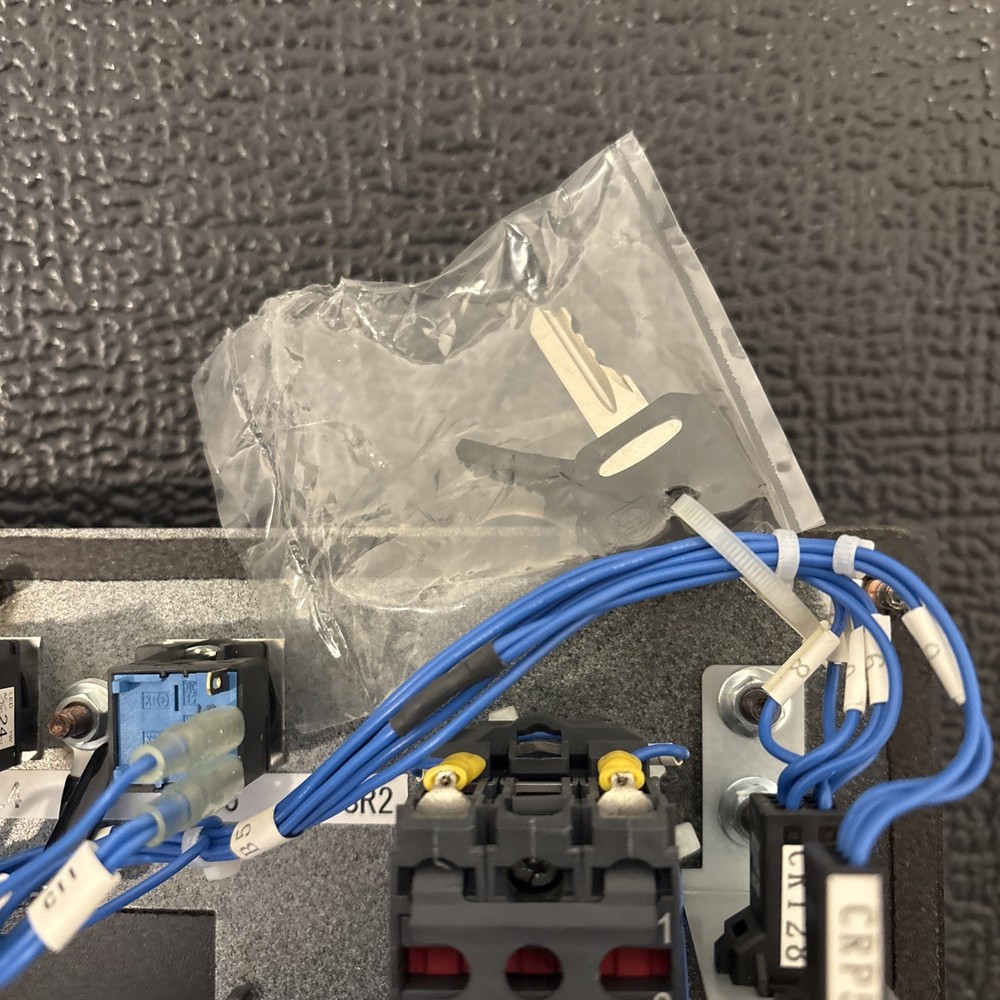 A05B-2601-C004FANUC Robot Controller Operator Panel, Key Switch, E-Stop