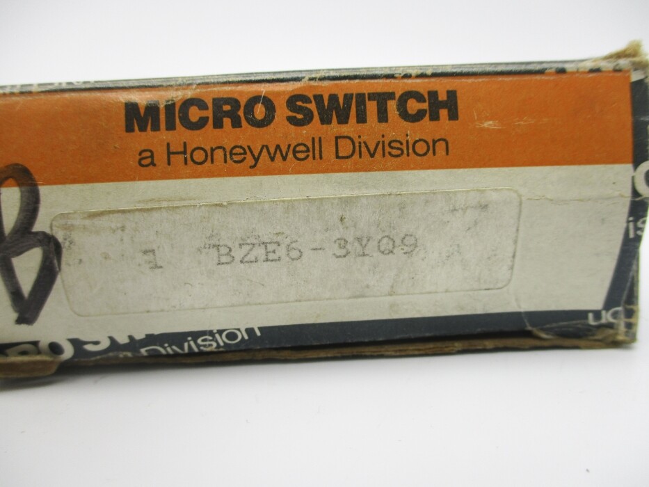 MICRO SWITCH BZE6-3YQ9 (GREY) (AS PICTURED) NSMP