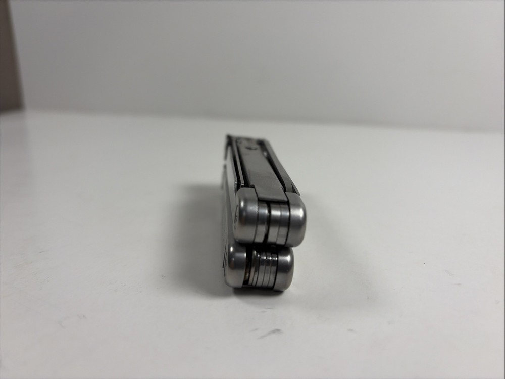 LEATHERMAN WAVE MULTITOOL Used with some light wear