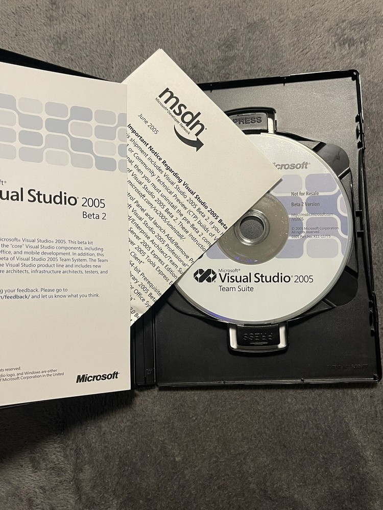 Microsoft Visual Studio 2005 Team Suite Beta 2 (3 CD’s)