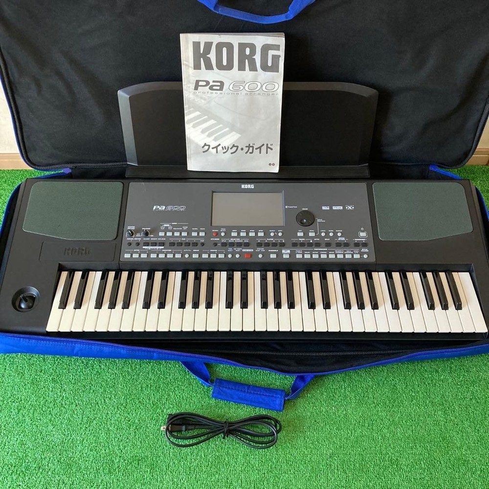 KORG Pa600 Professional Arranger Keyboard