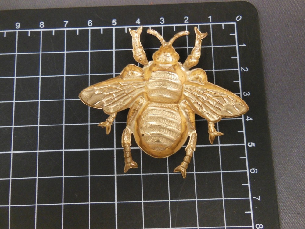 Brass Open Wing Bumble Bee X-Large jewelry finding (osb130)