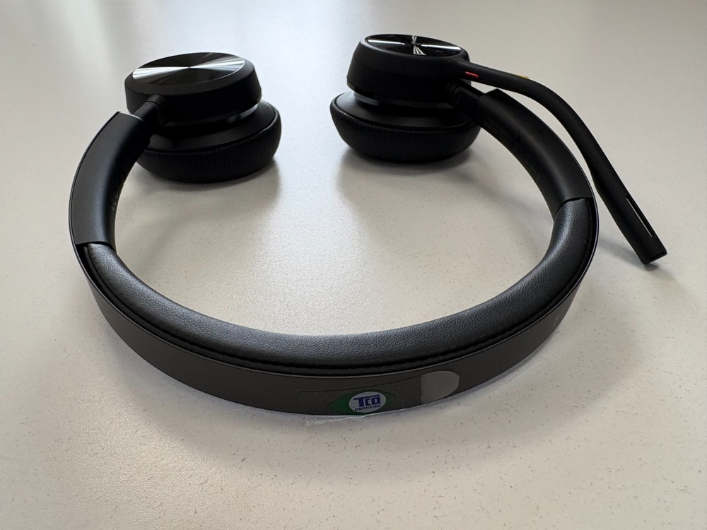 Poly Voyager 4320 UC Wireless Headset Microsoft Teams, Bluetooth. Excellent!