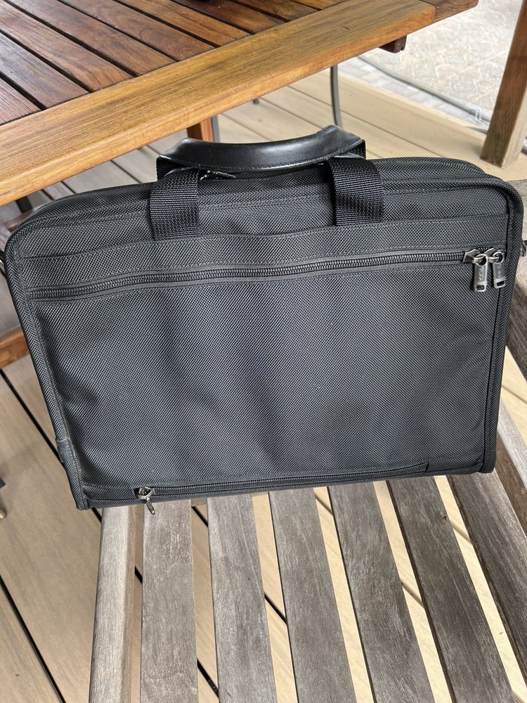 Tumi Black Nylon Laptop Bag No Shoulder Strap