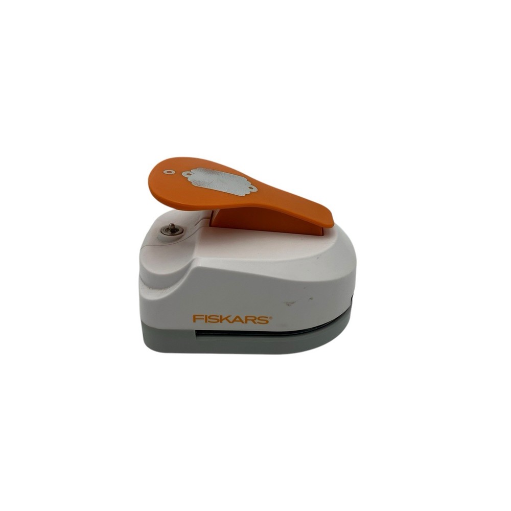 Fiskars Standard Tag Maker with Built-in Eyelet Setter