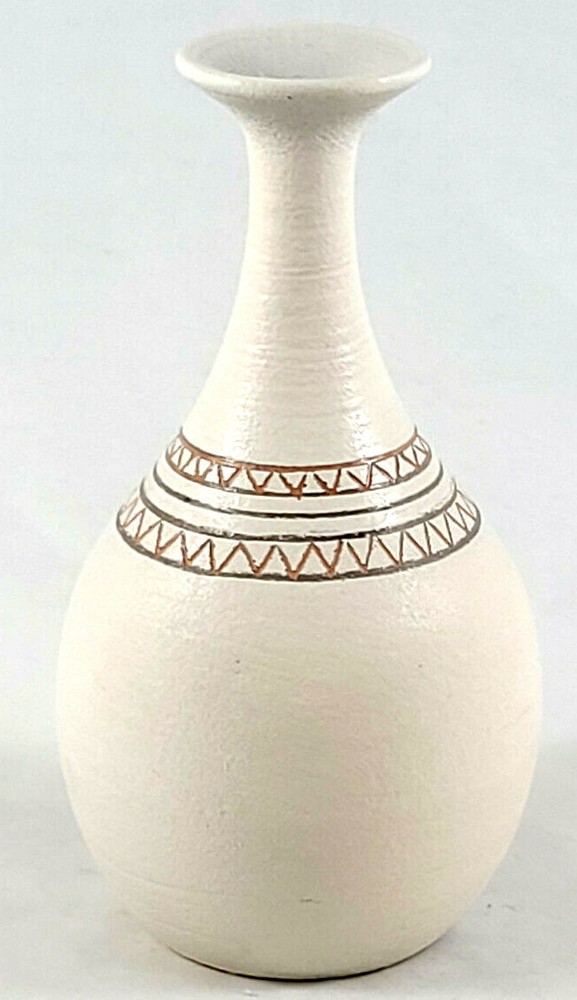 VINTAGE SMALL CREAM/TAN VASE SIGNED CAPOZZI