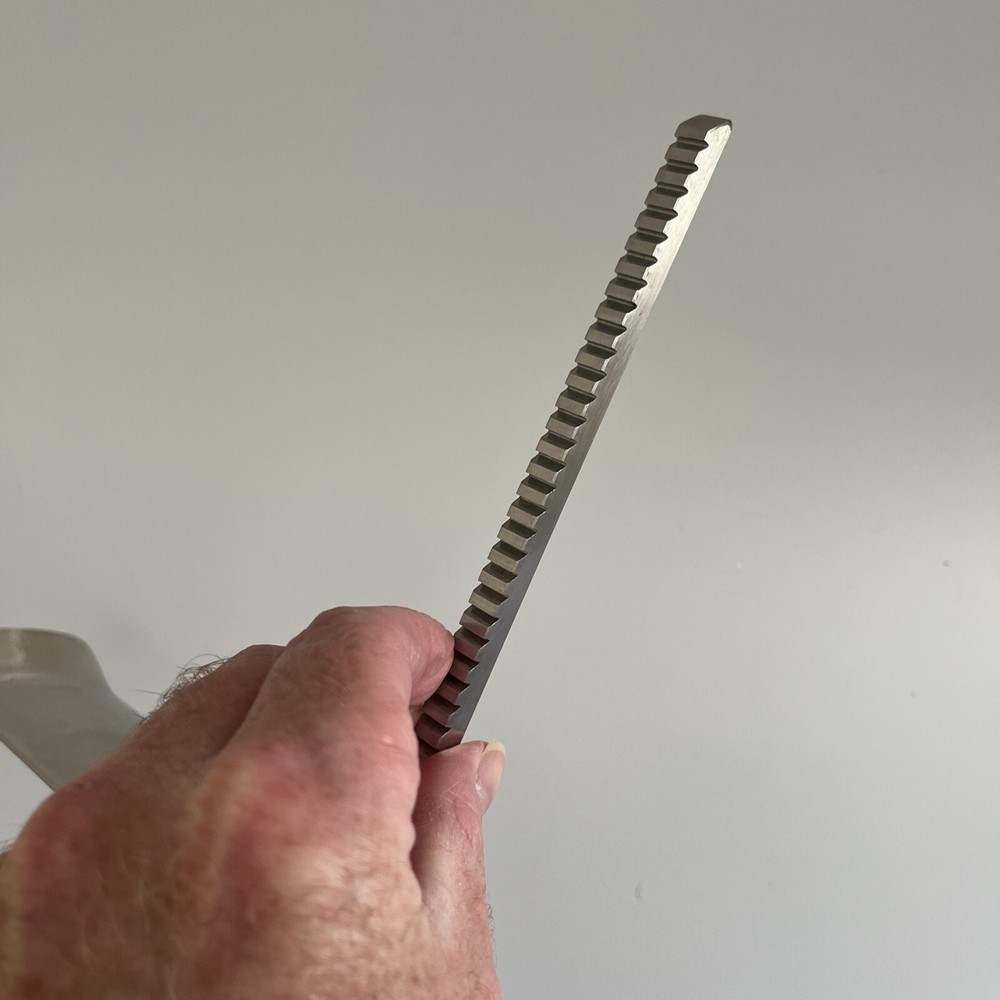 Aesculap MB527 Kelly Ring Retractor Blade, 2” x 6”