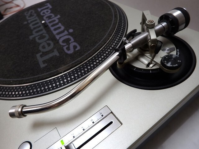 Technics SL-1200MK5 Analog DJ Turntable Direct Drive Silver From Japan