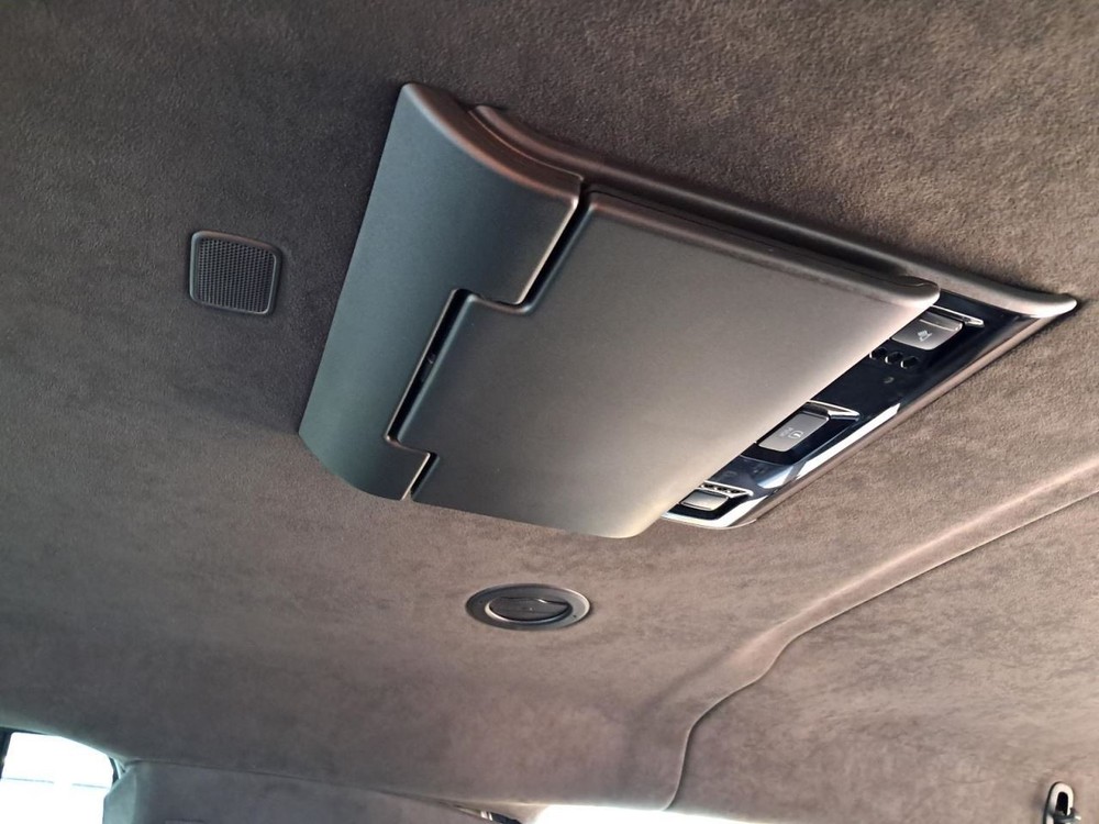 ESCALAESV 2017 Glove Box 4809120