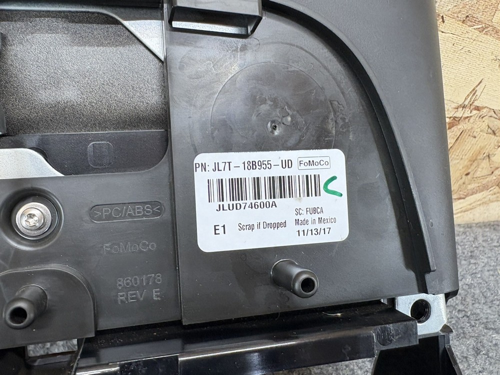 LINCOLN NAVIGATOR 2018-2021 SCREEN DISPLAY INFOTAINMENT ASSEMBLY OEM