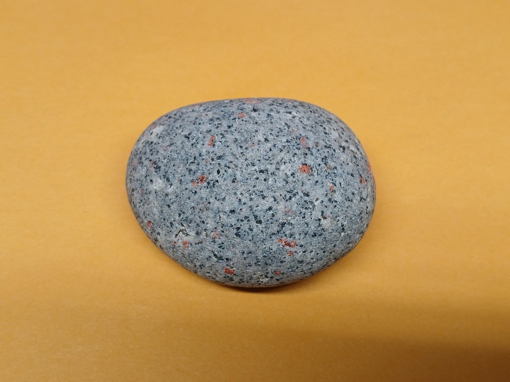 Fluorescent Sodalite ( Yooperlite ) 3.1 oz. A Bright Yooperlite