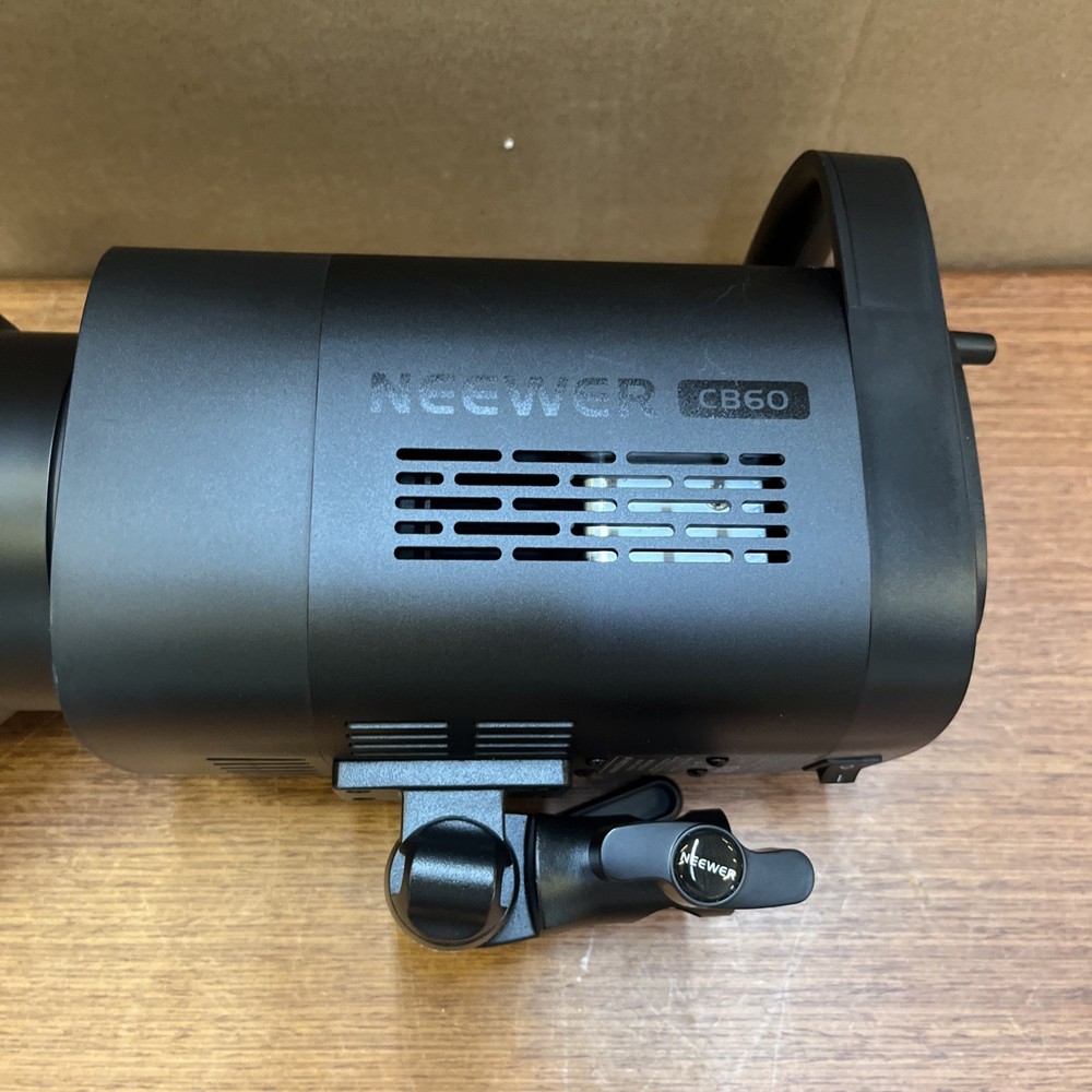 NEEWER CB60 LED VIDEO LIGHT