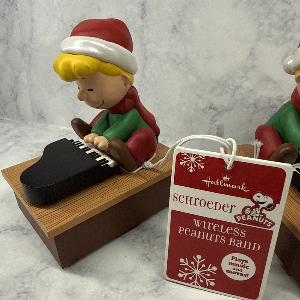 Hallmark Schroeder Wireless Peanuts Band 2011 NWT Working!