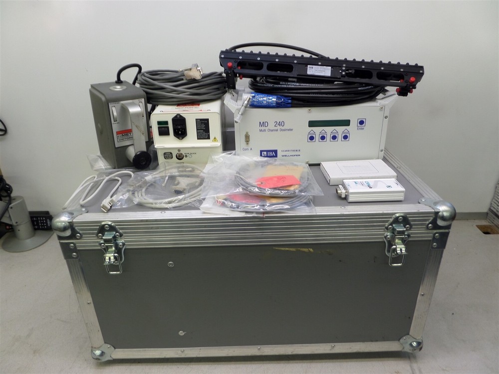 Wellhofer MD 240 Multi Channel Dosimeter Electrometer w/ Case & Accessories