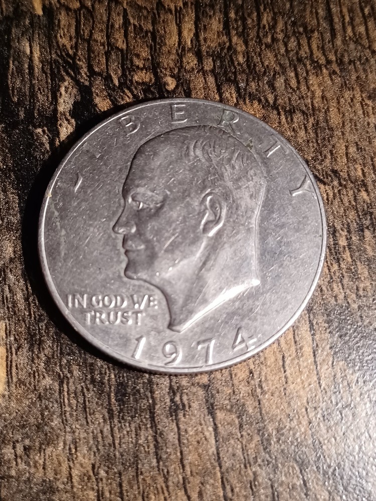 1974 Eisenhower Dollar No Mint Mark