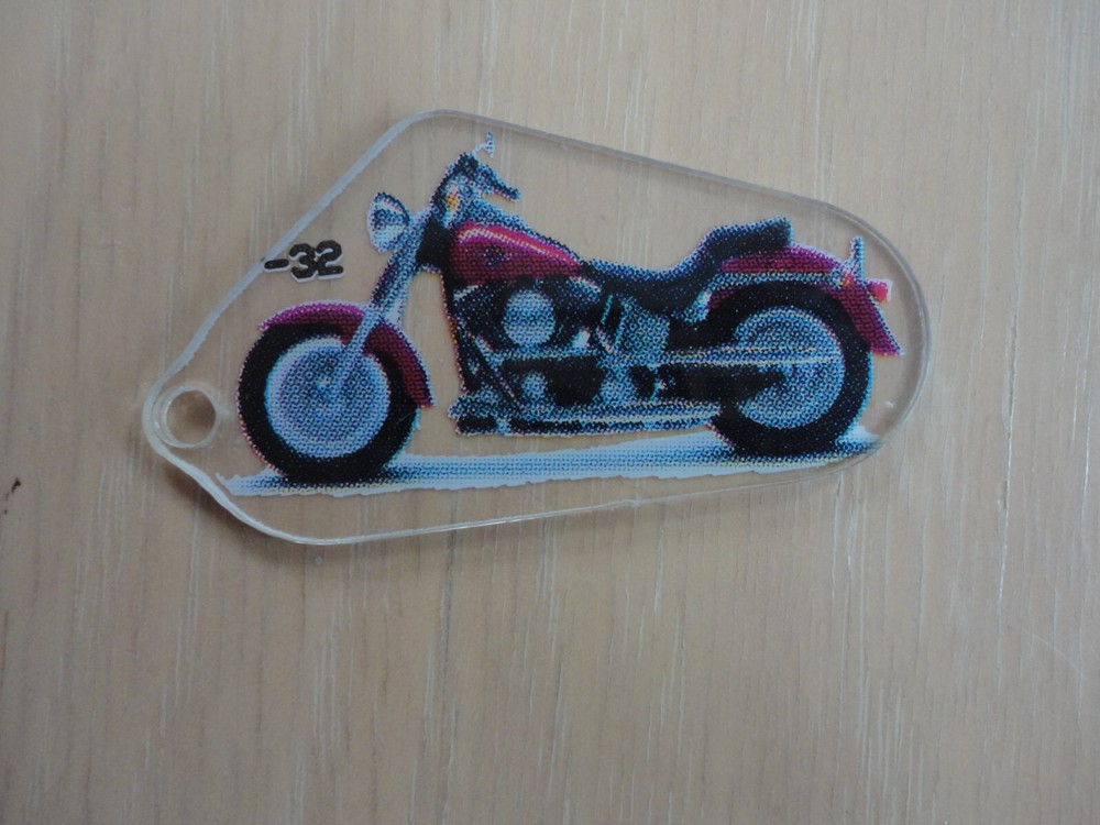 Harley Davidson Motorcycle Pinball Machine Promo Plastic Keychain -32