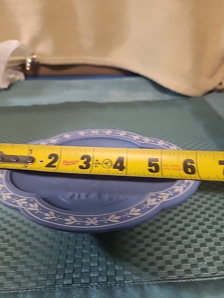 AVON BLUE SOAP DISH ( BIN RR)