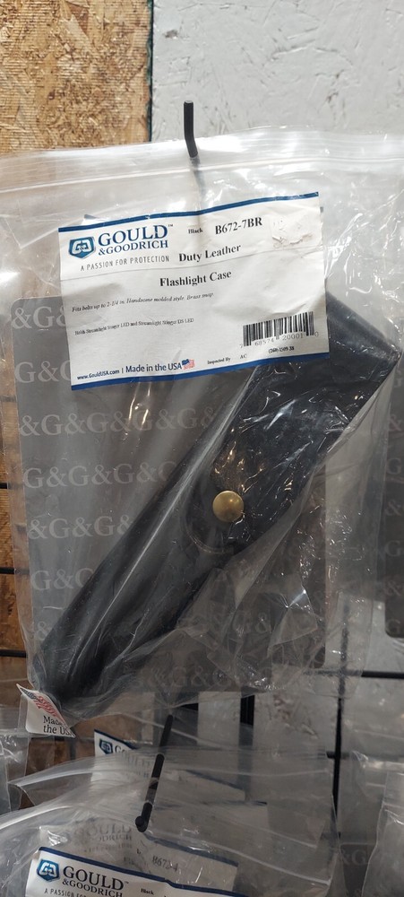 Gould and Goodrich B672-7BR Flashlight Case